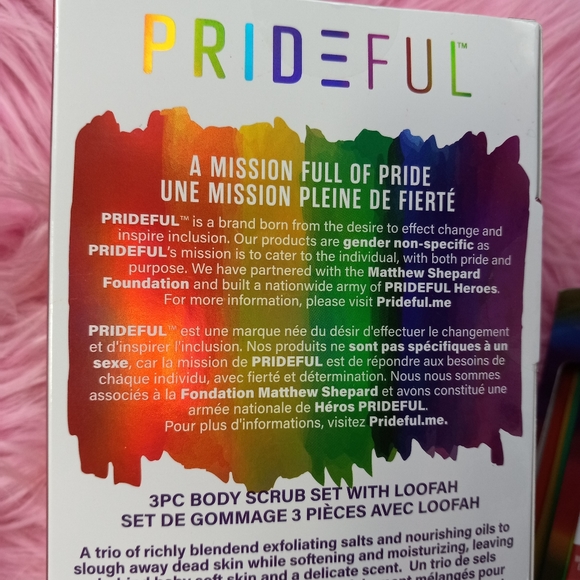 Pride 9 piece beauty set! 5 diff face masks, 3 body scrubs & rainbow fluff poof! - Picture 5 of 7